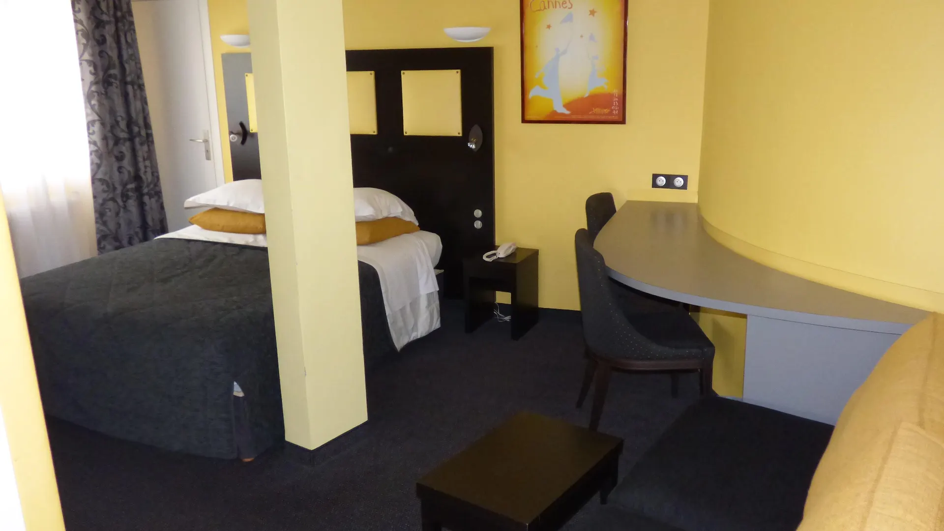***  Hotel L'Olivier - Piscine & Parking Cannes France