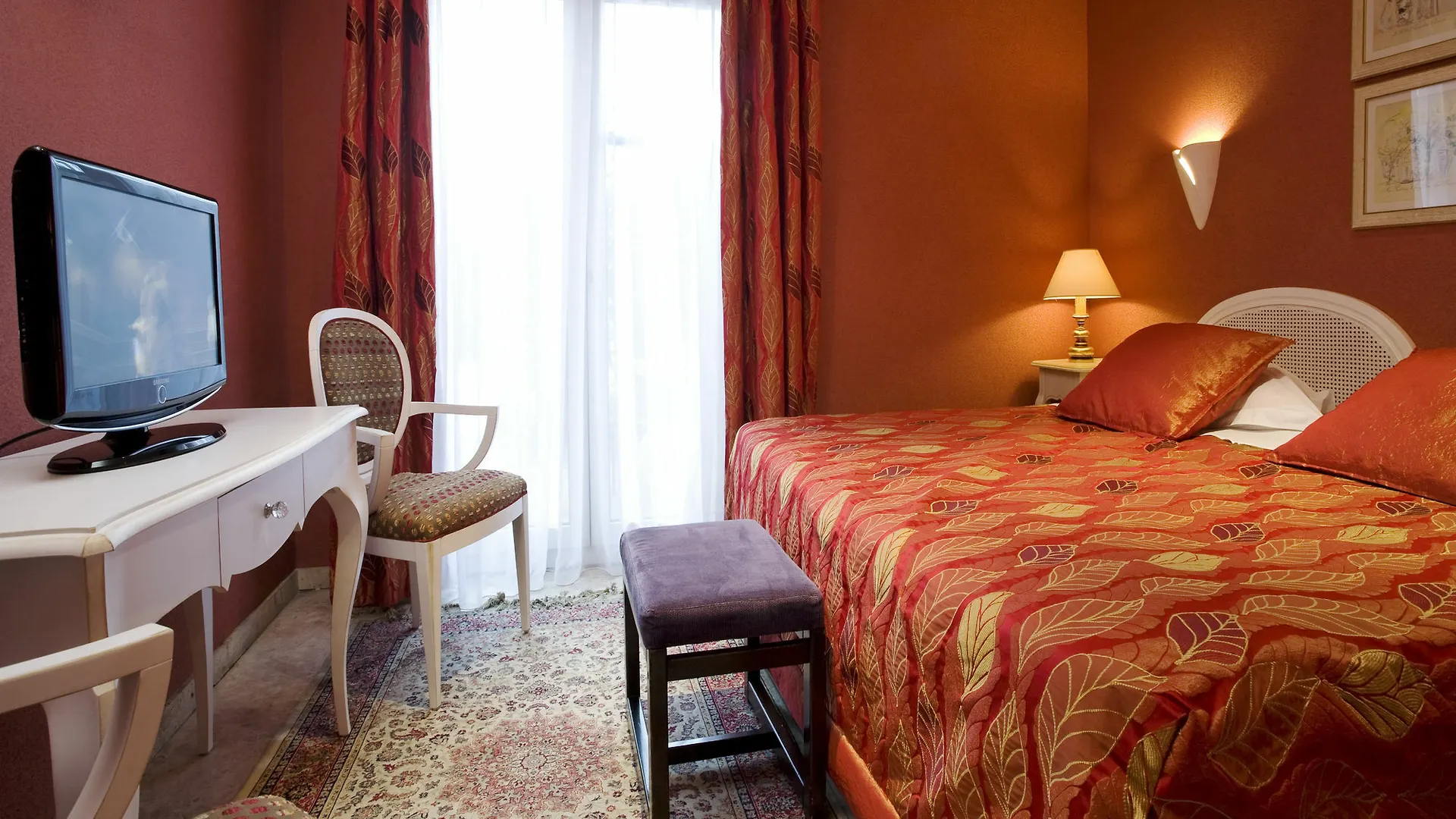 Hotel L'Olivier - Piscine & Parking Cannes