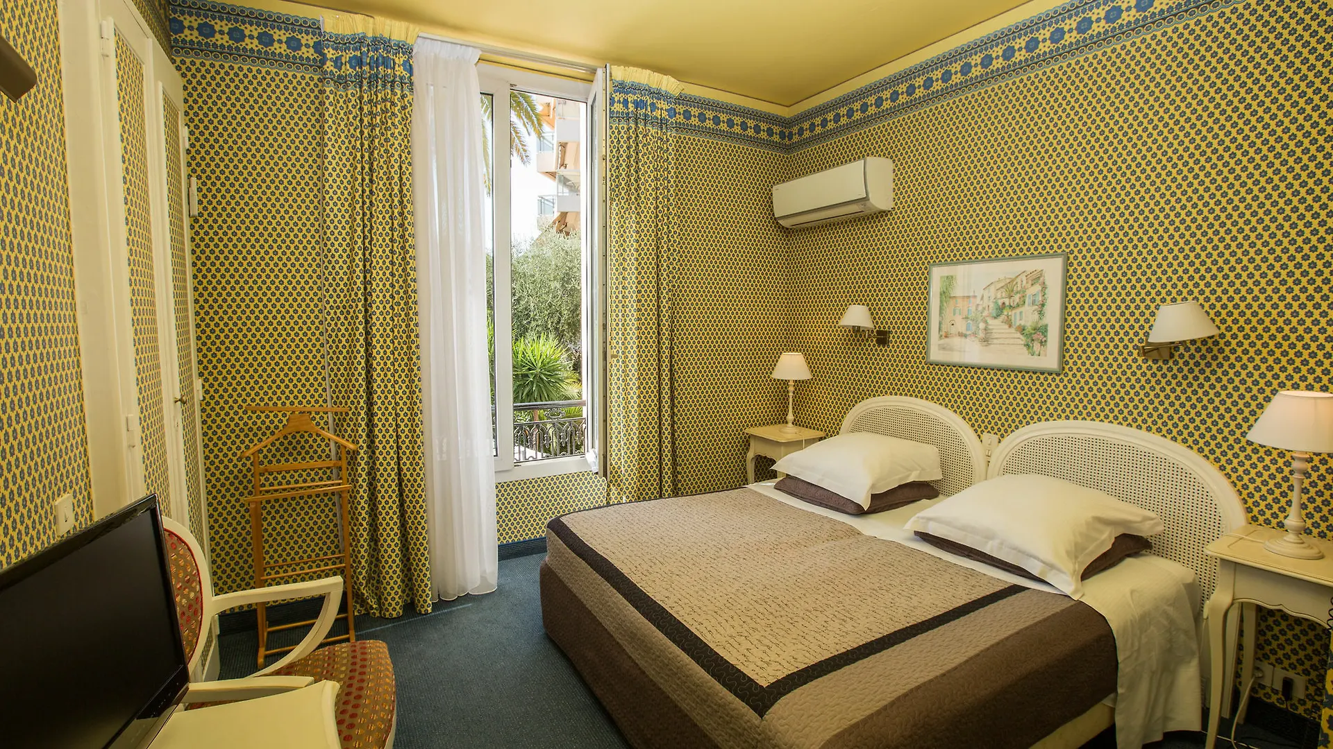 Hotel L'Olivier - Piscine & Parking Cannes 3*,