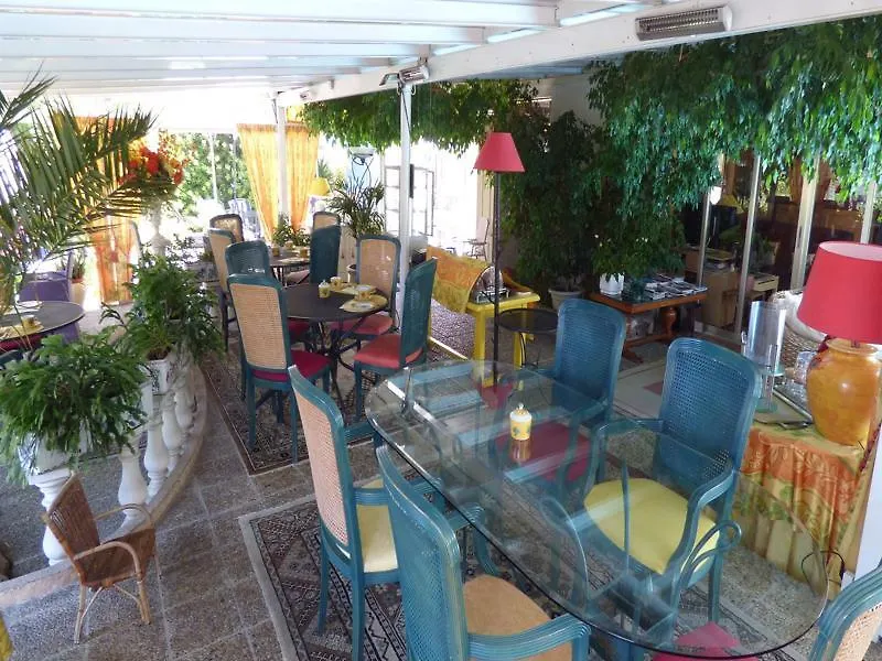 Hotel L'Olivier - Piscine & Parking Cannes France