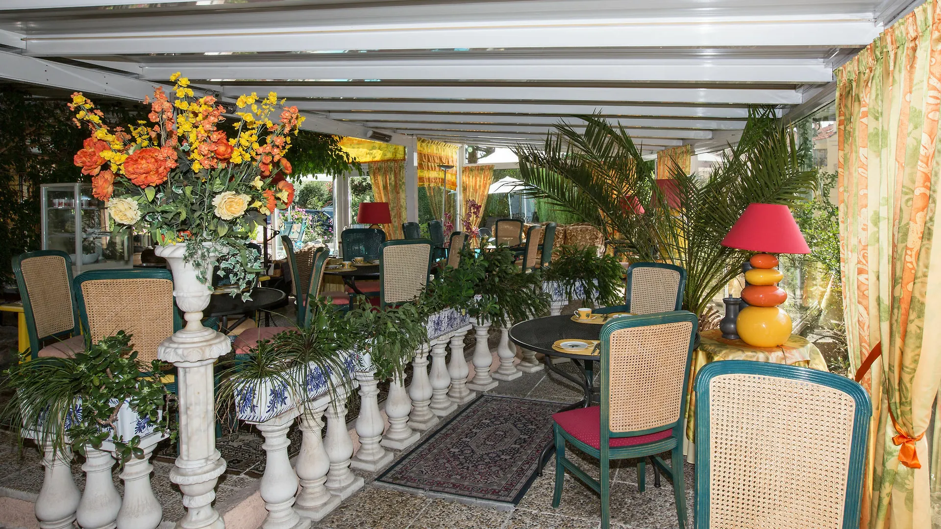 Hotel L'Olivier - Piscine & Parking Cannes