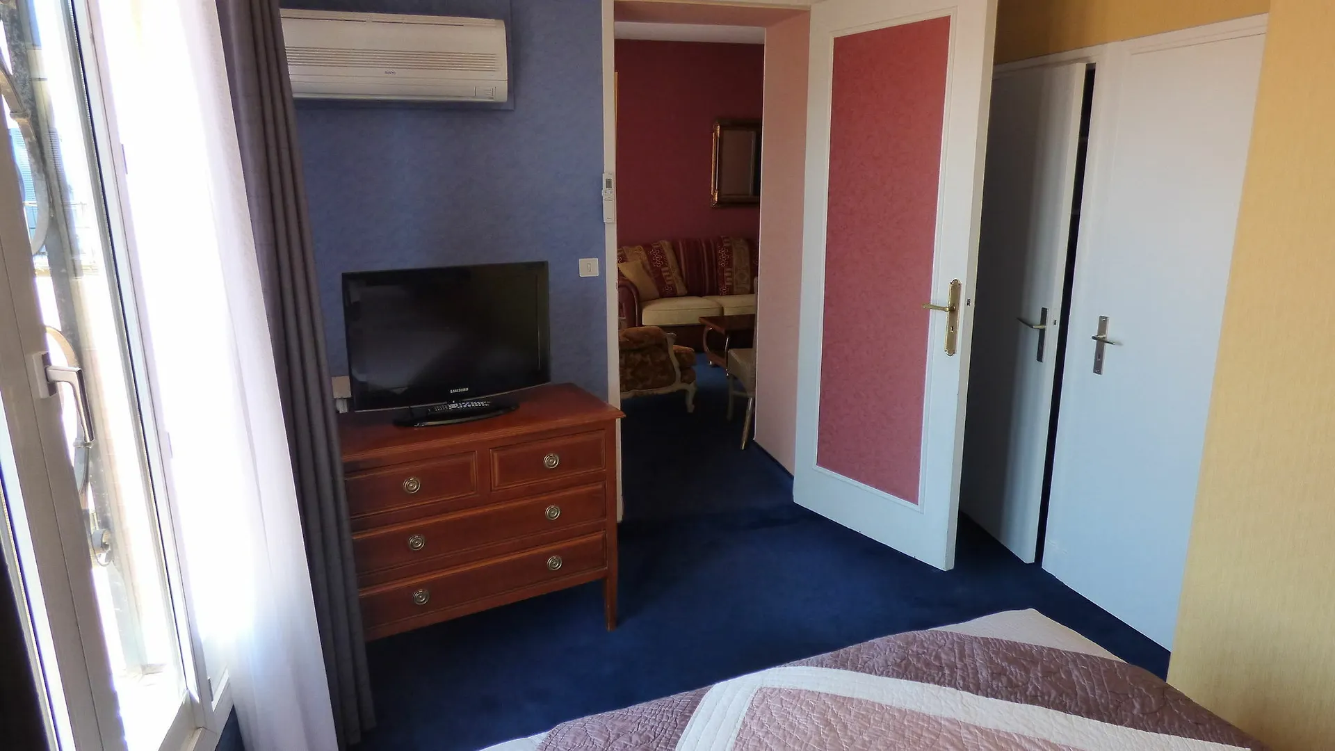 Hotel L'Olivier - Piscine & Parking Cannes