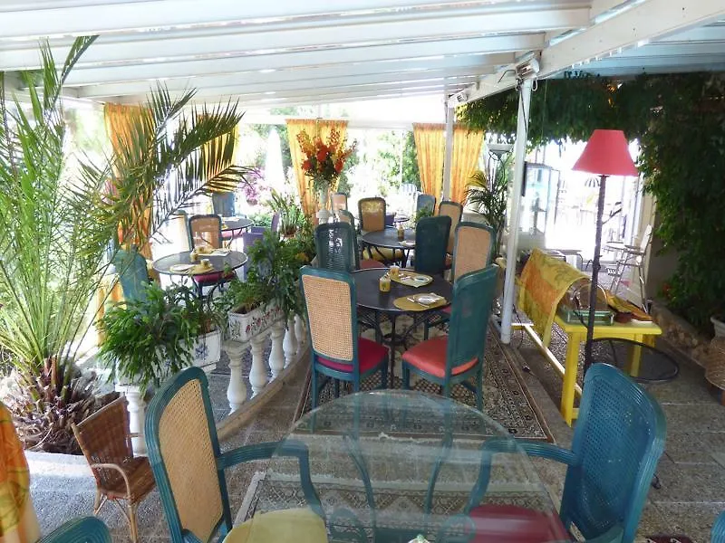 Hotel L'Olivier - Piscine & Parking Cannes