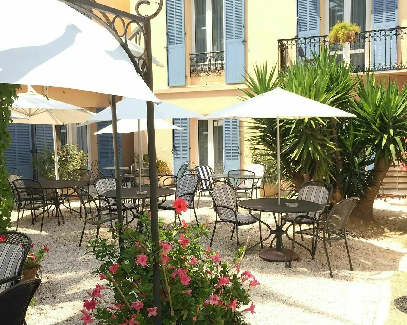 Hotel L'Olivier - Piscine & Parking Cannes