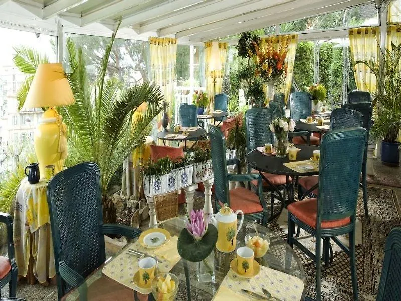 Hotel L'Olivier - Piscine & Parking Cannes