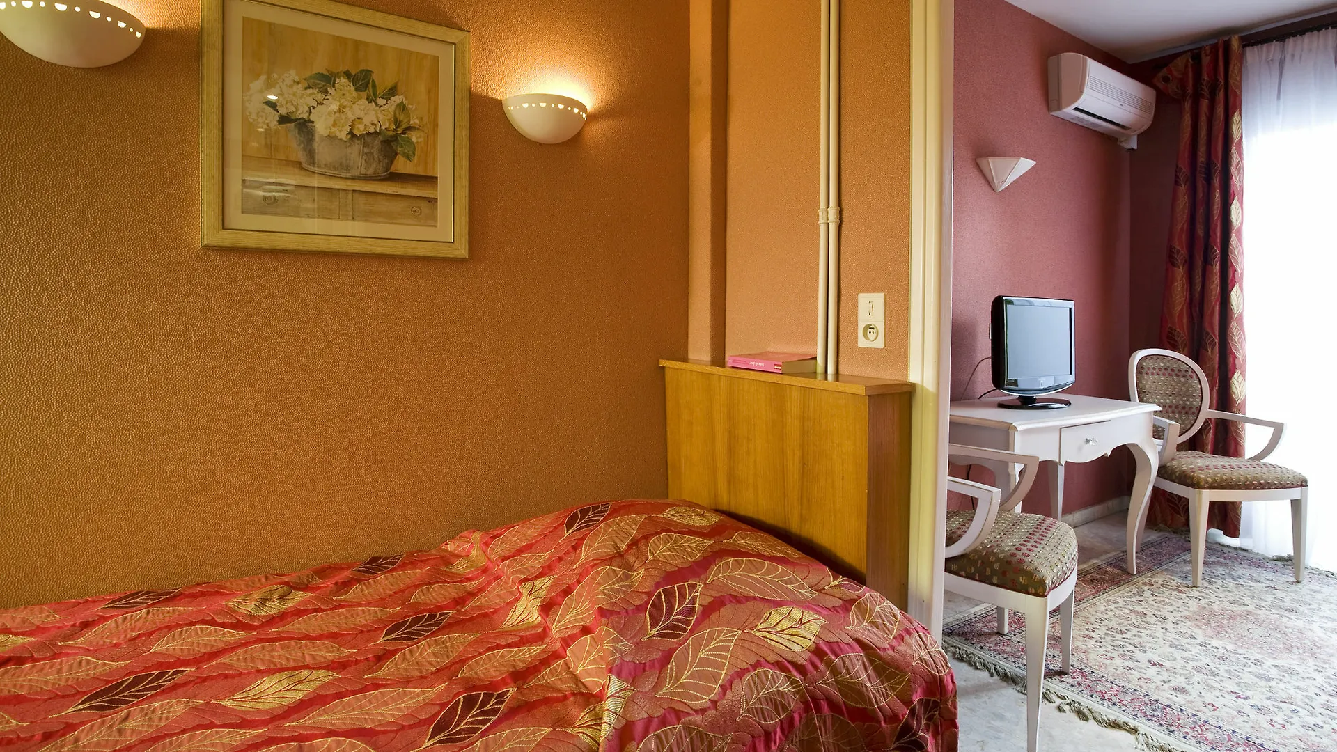 Hotel L'Olivier - Piscine & Parking Cannes