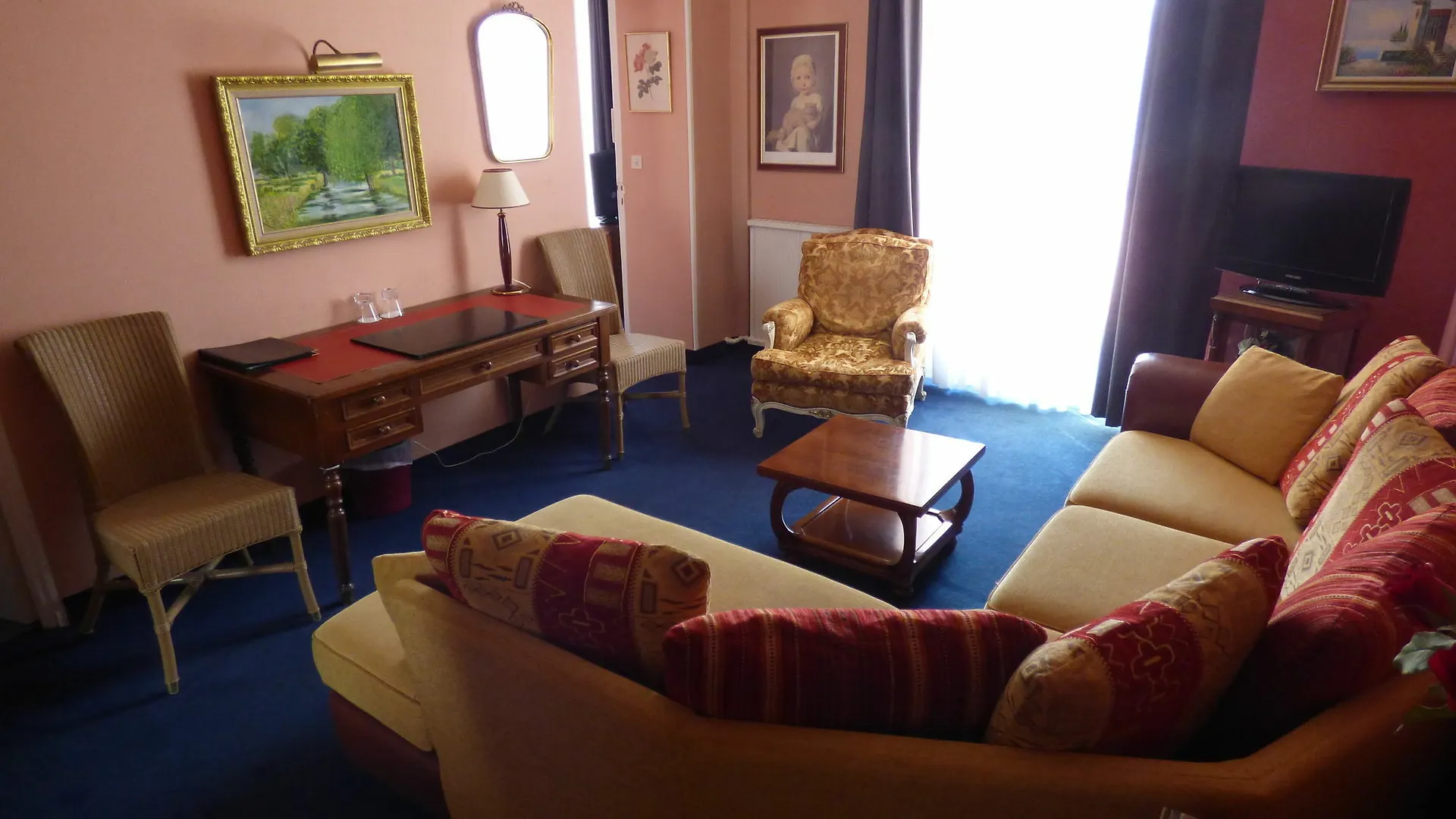 ***  Hotel L'Olivier - Piscine & Parking Cannes France