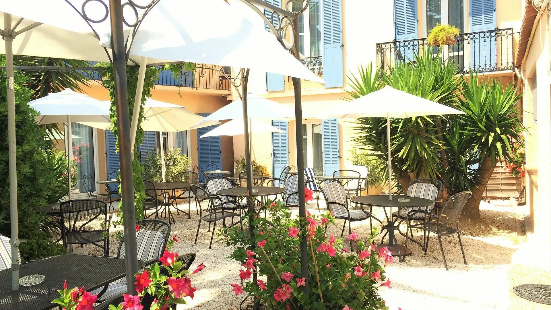 Hotel L'Olivier - Piscine & Parking Cannes France