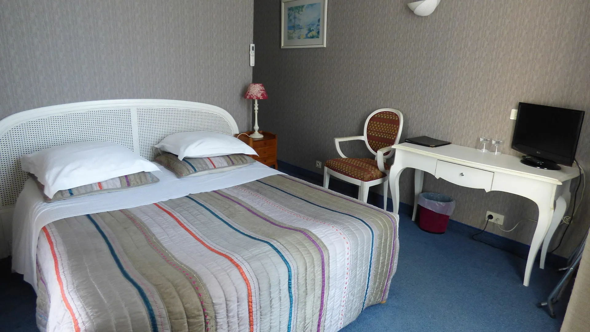 Hotel L'Olivier - Piscine & Parking Cannes