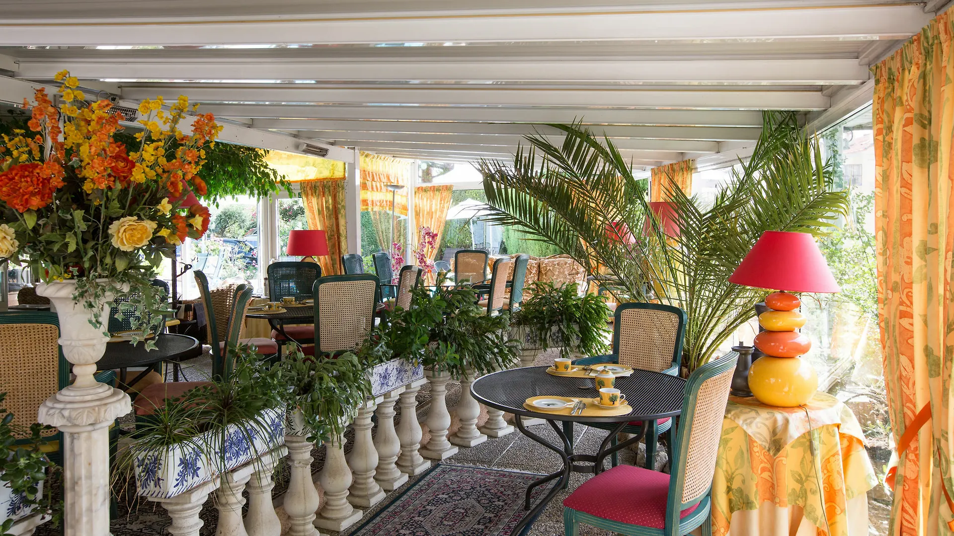 Hotel L'Olivier - Piscine & Parking Cannes 3*,