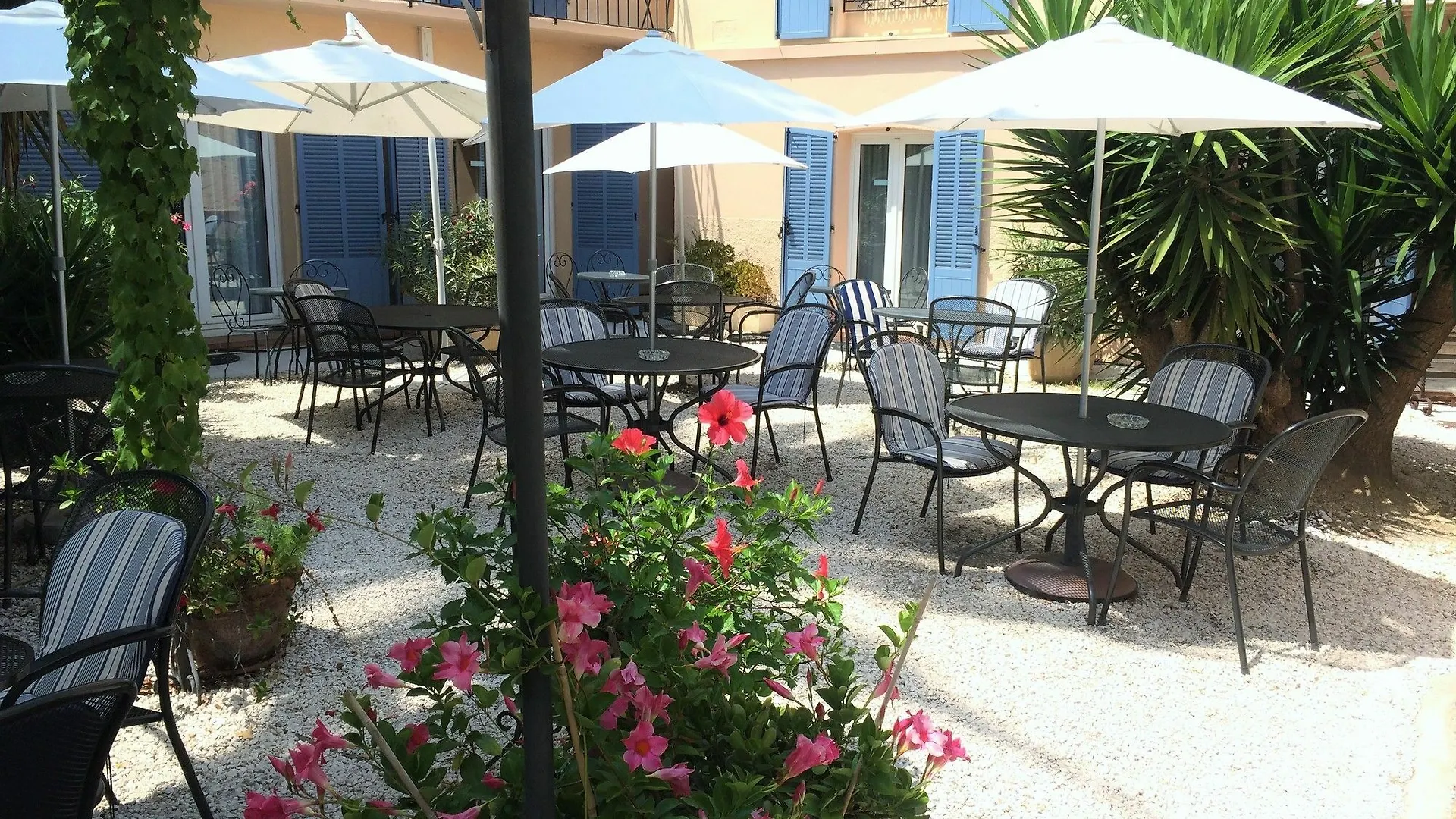 Hotel L'Olivier - Piscine & Parking Cannes